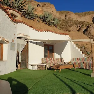 https://creatively-designed-cavehouse-with-jacuzzi.es-andalucia.com