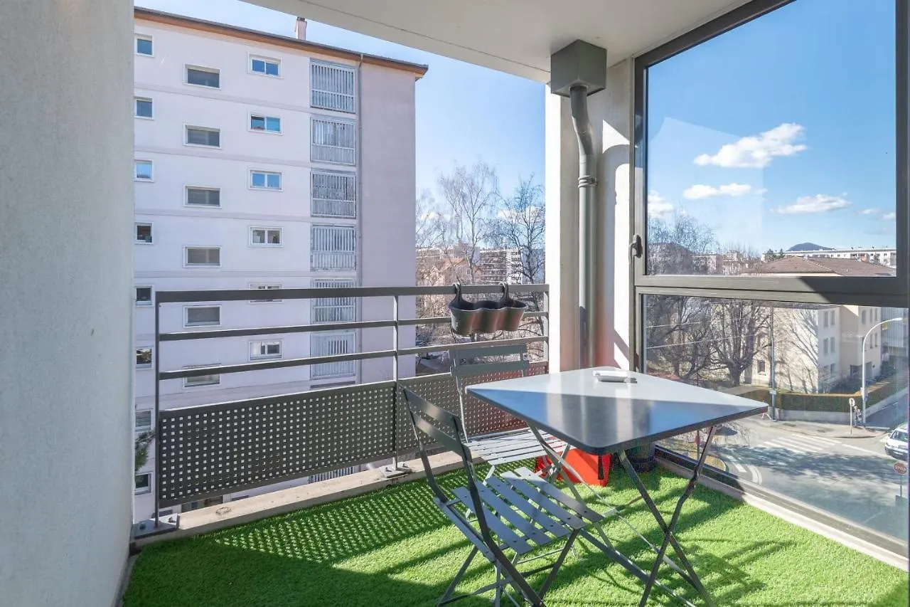 Maveria Furnished Flat Apartment Annecy France